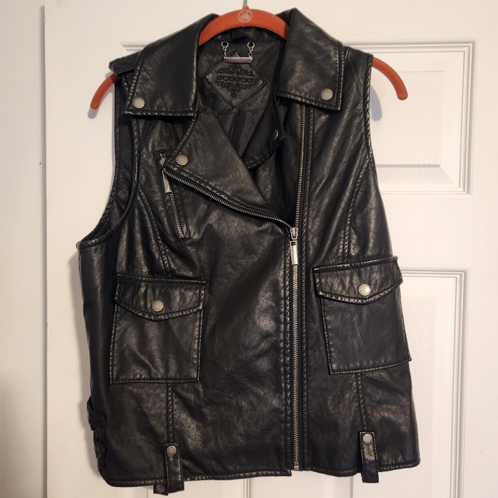Leather vest Womans XL